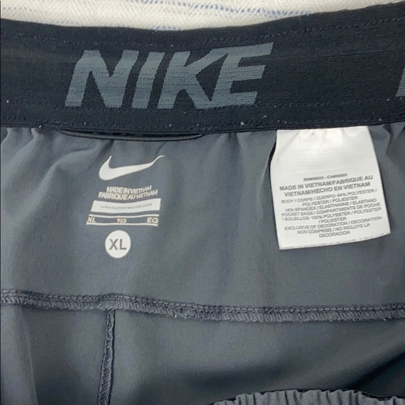 EUC Men’s Nike Athletic Shorts - Picture 4 of 7